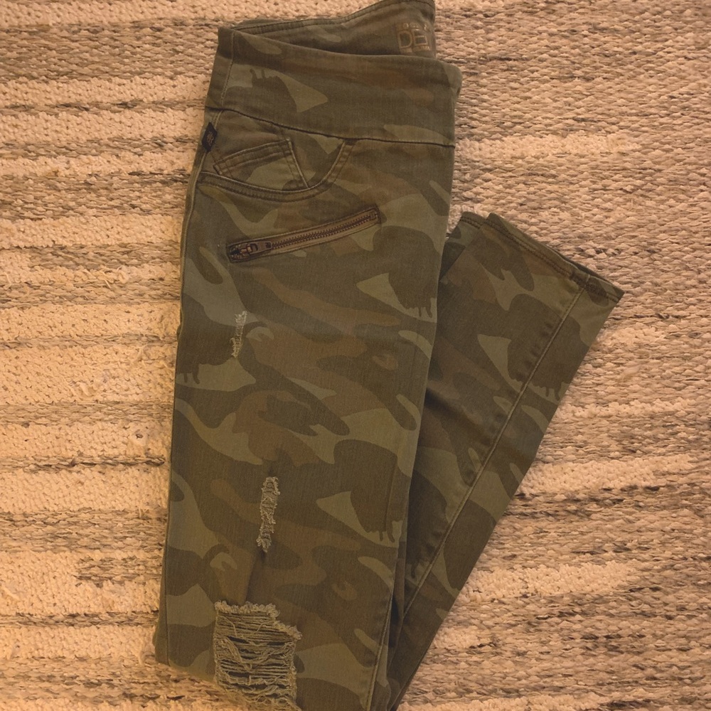 Rock & Republic Camo Skinny Jeans